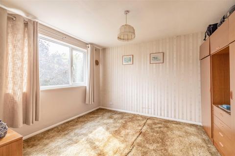 23 Holly Crescent, Windsor, SL4 5SL