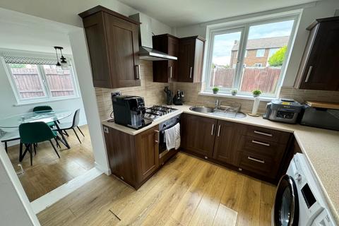 2 bedroom end of terrace house for sale, The Crescent, Baildon, Shipley, West Yorkshire