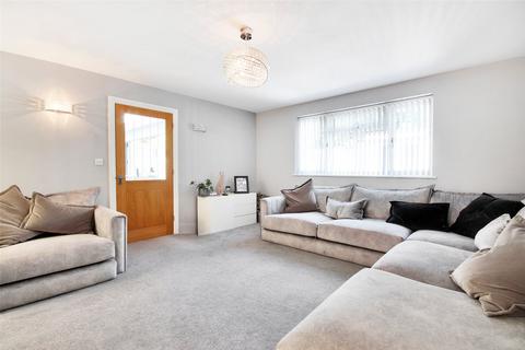 15 Hollands Close, Shorne, Gravesend, DA12 3EH