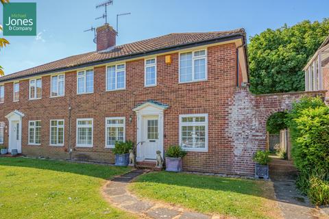 2 bedroom flat to rent, Gaisford Close, Worthing, West Sussex, BN14