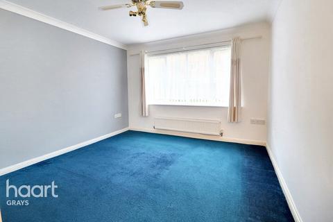 2 bedroom flat for sale, Lennox Close, Grays