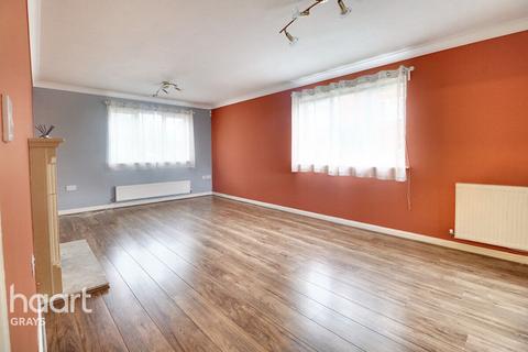 28 Lennox Close, Chafford Hundred, Grays, RM16 6AP