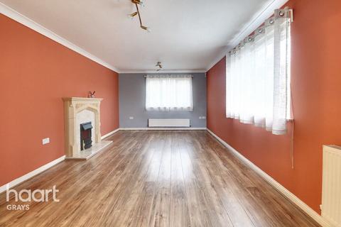 28 Lennox Close, Chafford Hundred, Grays, RM16 6AP