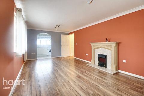 28 Lennox Close, Chafford Hundred, Grays, RM16 6AP