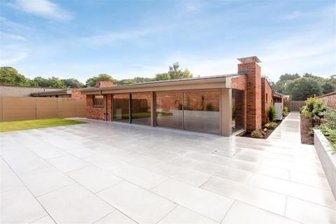 3 bedroom detached bungalow for sale, The Walled Garden, Ascot