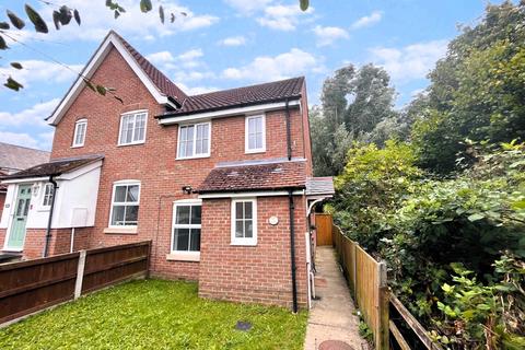 2 bedroom semi-detached house to rent, Tortoiseshell Way, CM7