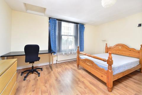 3 bedroom apartment to rent, Junction Road, Archway, London, N19