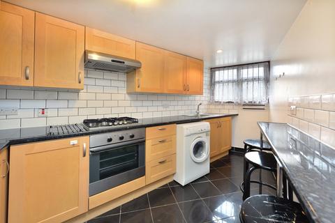 3 bedroom apartment to rent, Junction Road, Archway, London, N19