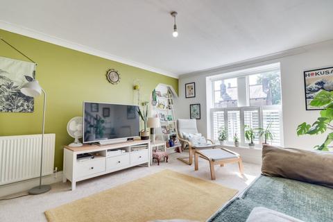 2 bedroom flat for sale, Low Lane, Horsforth, Leeds, West Yorkshire, LS18