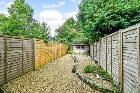 17 Drum Mead, Petersfield, GU32 3AQ