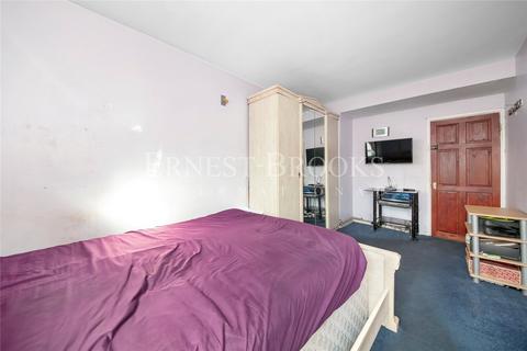 3 bedroom apartment for sale, Midship Point, The Quarterdeck, Isle Of Dogs, E14