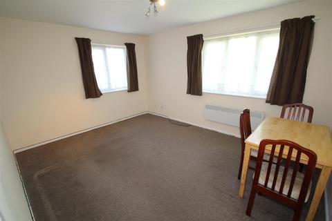 2 bedroom apartment to rent, Sheridan Court, Harrow HA1 4YN