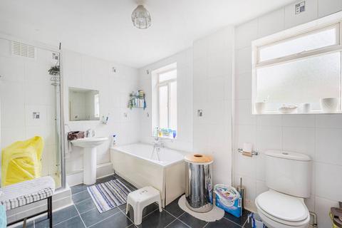 4 bedroom flat to rent, Vicarage Grove, Camberwell, London, SE5