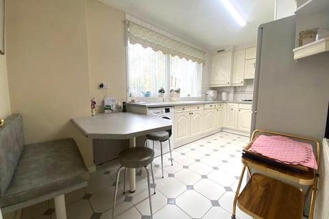 2 bedroom flat to rent, Hendon Lane, Finchley, N3