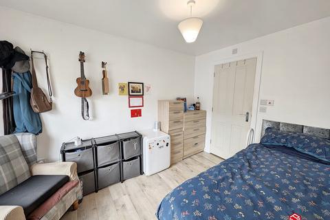 34 Heol Cynfeli, Rhos, Swansea, SA8 3FD
