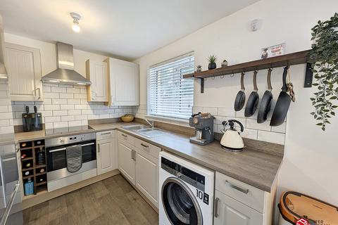 34 Heol Cynfeli, Rhos, Swansea, SA8 3FD