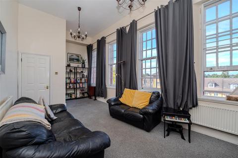 3 bedroom apartment for sale, West Park Road, Southall