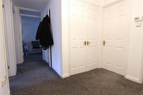 2 bedroom flat to rent, Beveridge Court, Pennington Drive, London