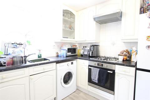 2 bedroom flat to rent, Beveridge Court, Pennington Drive, London