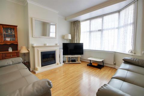 3 bedroom terraced house for sale, Goat Lane, Enfield