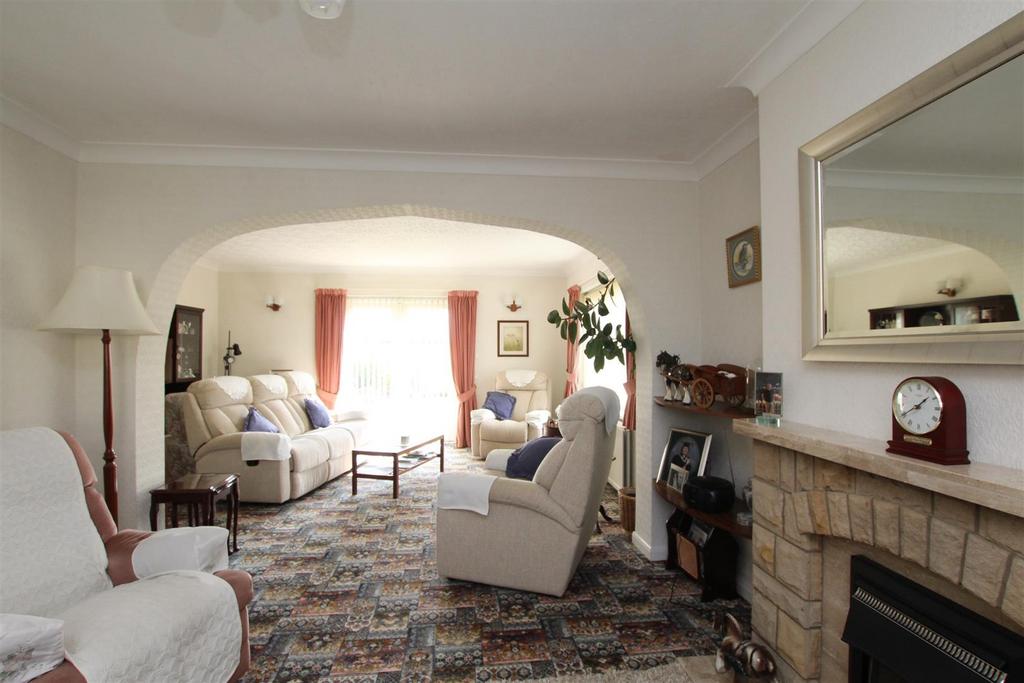 Living Room - c.JPG