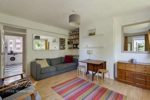 3 bedroom flat for sale, Green Lanes, London, N4