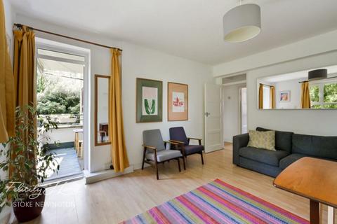 3 bedroom flat for sale, Green Lanes, London, N4