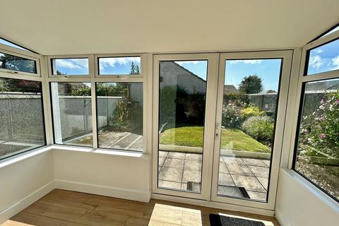 4 Chytroose Close, Helston, TR13 8UY