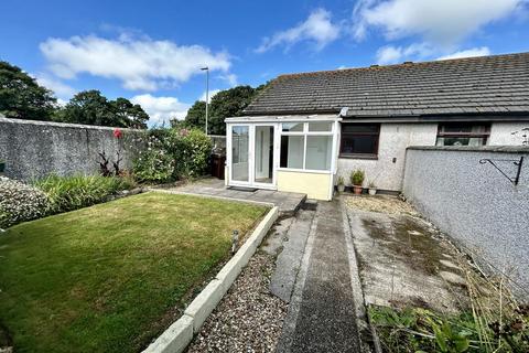 4 Chytroose Close, Helston, TR13 8UY