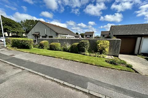 4 Chytroose Close, Helston, TR13 8UY