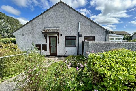 4 Chytroose Close, Helston, TR13 8UY