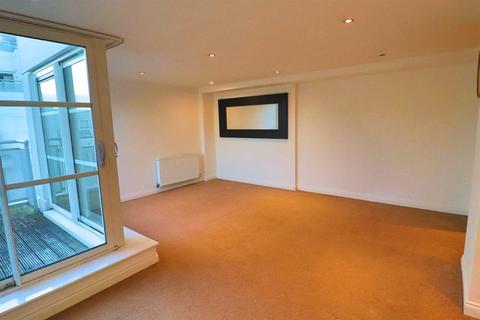 2 bedroom apartment to rent, Watkin Road, Freemens Meadow