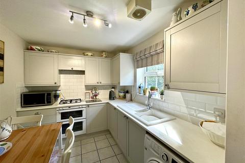 2 bedroom apartment for sale, Kingsley Square, Fleet GU51