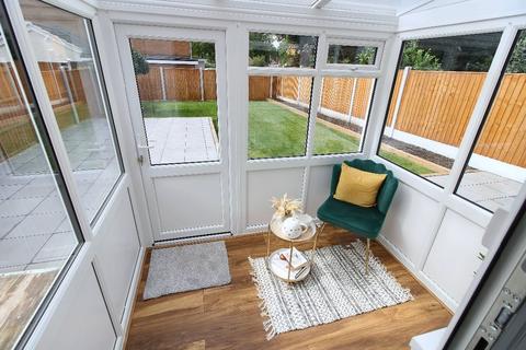 2 bedroom bungalow for sale, Tenbury Gardens, Wolverhampton