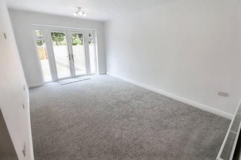 2 bedroom bungalow for sale, Tenbury Gardens, Wolverhampton