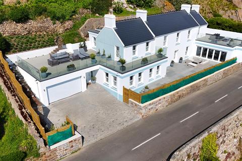 3 bedroom terraced house for sale, An Exquisite 3 Bedroom Home Nestled In The Highly Sought After St Ouen’s Bay