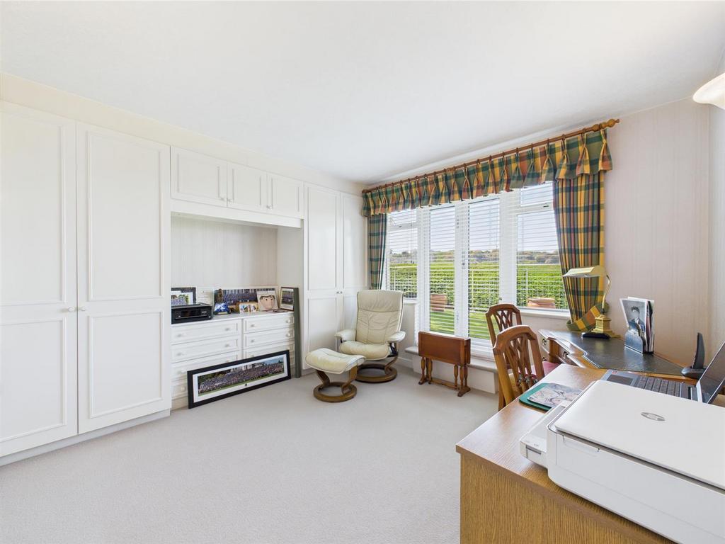 CAM04099 G0-PR0107-STILL004.jpg