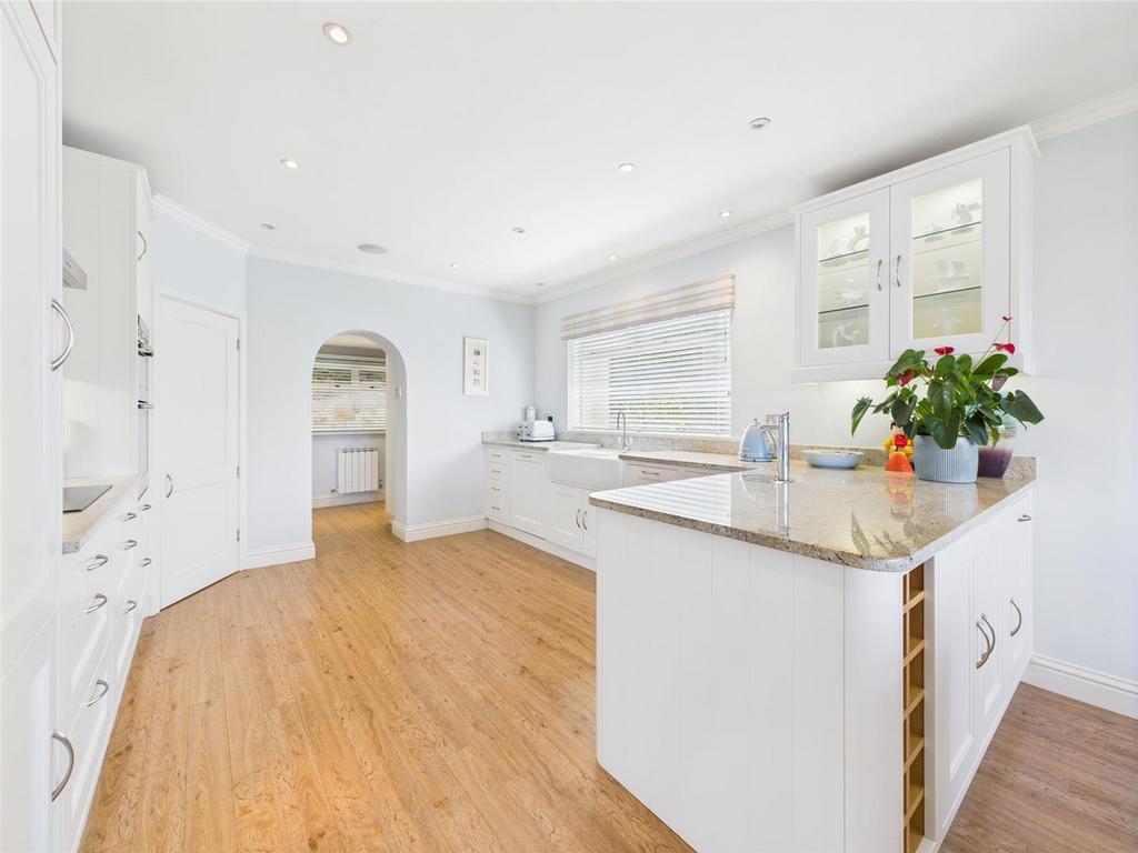 CAM04099 G0-PR0107-STILL018.jpg