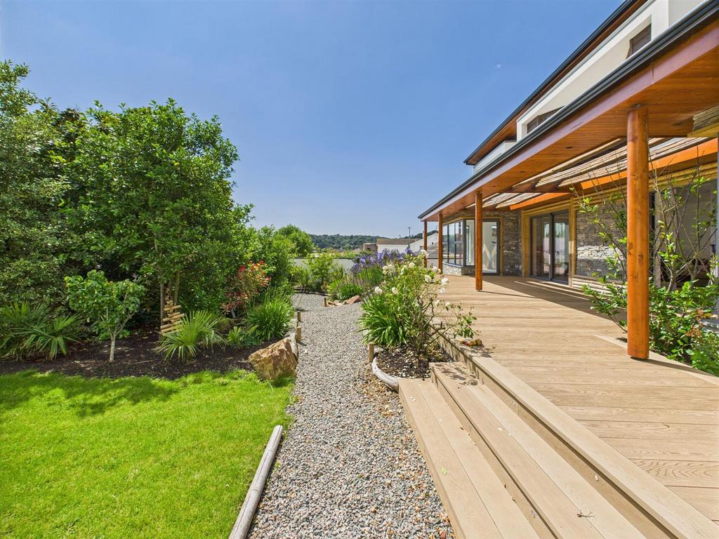 CAM04099 G0-PR0126-STILL010.jpg