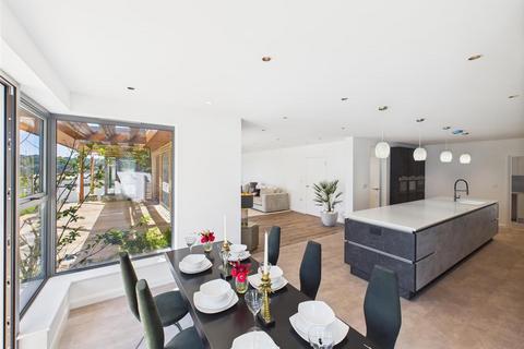 6 bedroom detached house for sale, Contemporary New Build Just Moments From The Beach