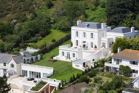 5 bedroom detached house for sale, A Magnificent Property With Spectacular Sea Views