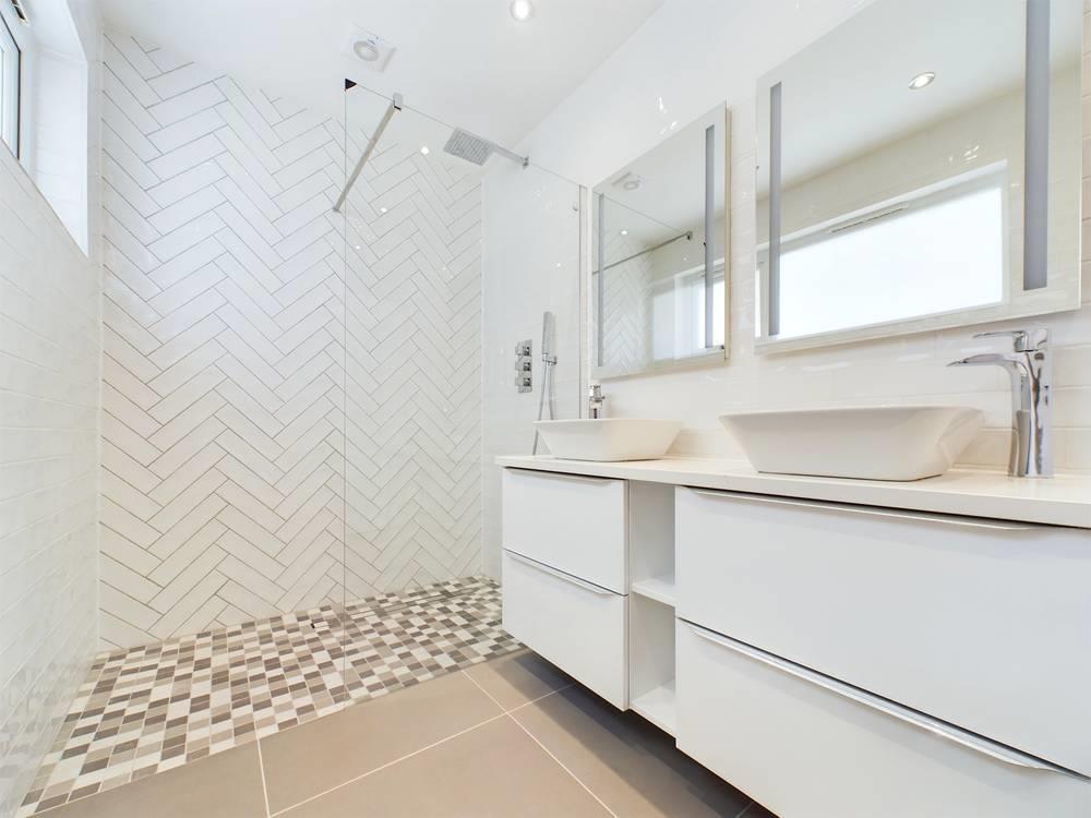 CAM02007 G0-PR0187-STILL030-thumbnail-h750-70.jpg