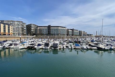 3 bedroom penthouse for sale, Penthouse Apartment Directly Overlooking Elizabeth Marina