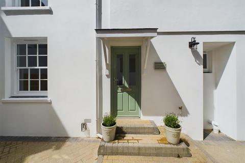 1 bedroom house for sale, Perfect Haven In This Newly Renovated Modern 1 Bedroom Cottage