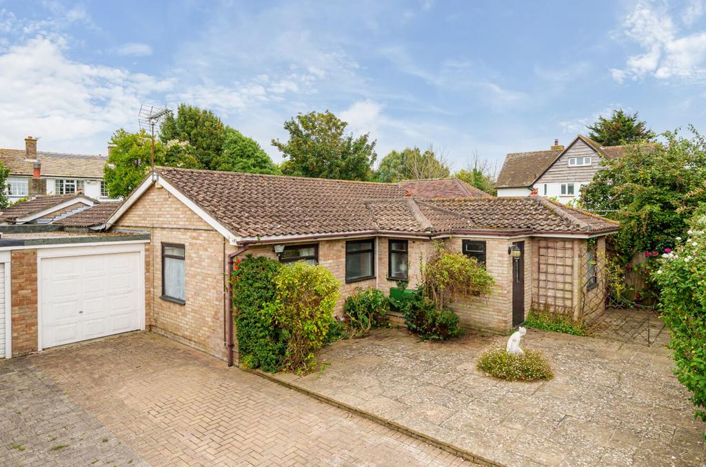 Locksash Close, West Wittering, PO20 3 bed detached bungalow - £575,000