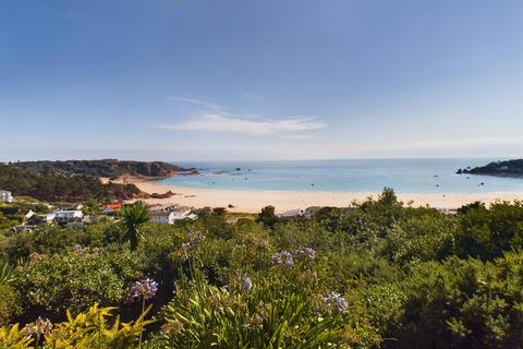 2 bedroom apartment for sale, A Ground Floor 2 Bedroom Apartment With Breathtaking Sea Views Over St Brelade’s Bay,