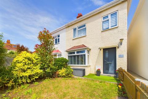 2 bedroom semi-detached house for sale, This Charming 2 Bedroom Home In Move In Condition