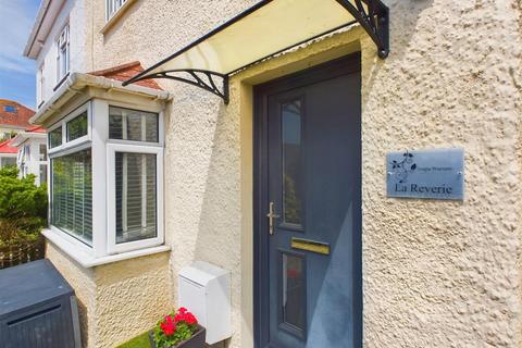 2 bedroom semi-detached house for sale, This Charming 2 Bedroom Home In Move In Condition