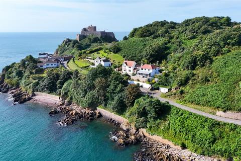 Experience Coastal Living At its Finest