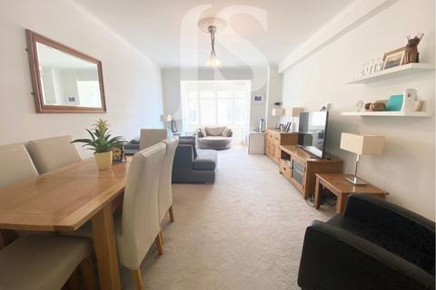 3 bedroom flat to rent, Kingsway, Hove, BN3 4RB